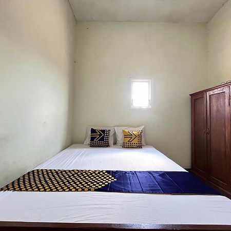 Отель Spot On 93423 Kost Berkah Near Kebun Teh Wonosari Лаванг Экстерьер фото